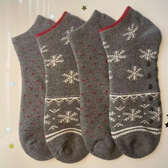 BRAND NEW Holiday Women Socks Bundles. - Picture 2 of 2
